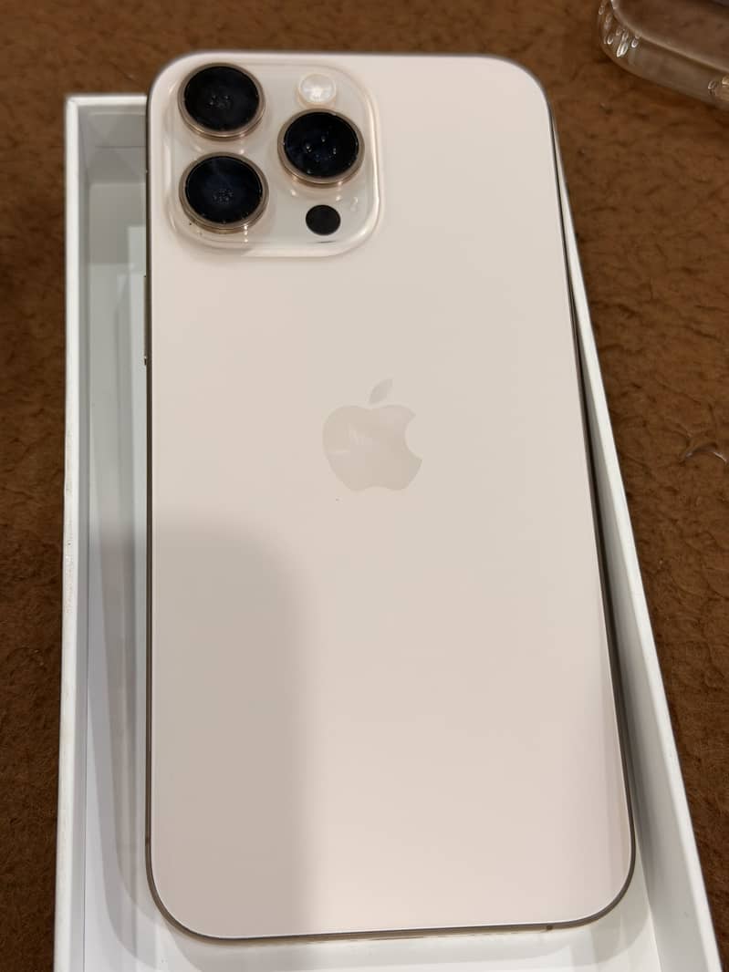 Apple iPhone 16 Pro Max 5