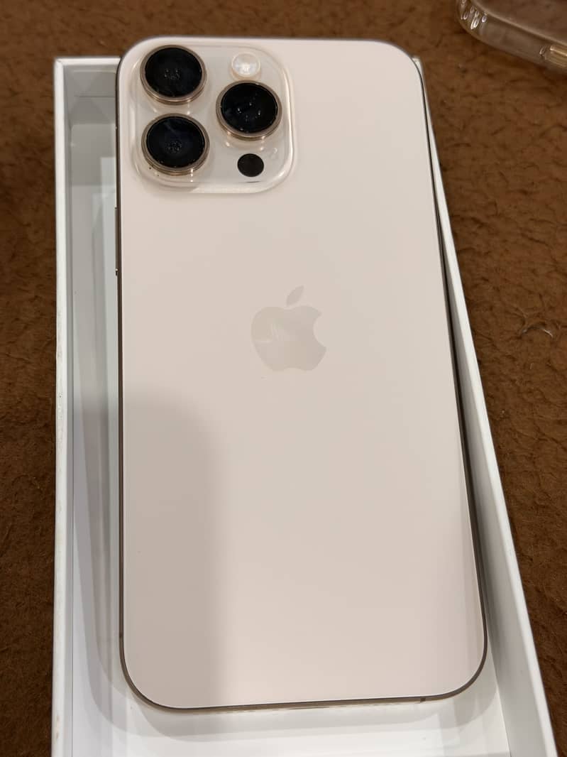 Apple iPhone 16 Pro Max 6