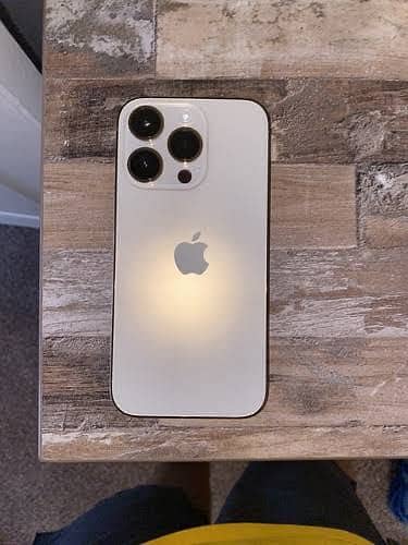 Apple iPhone 14 Pro 0