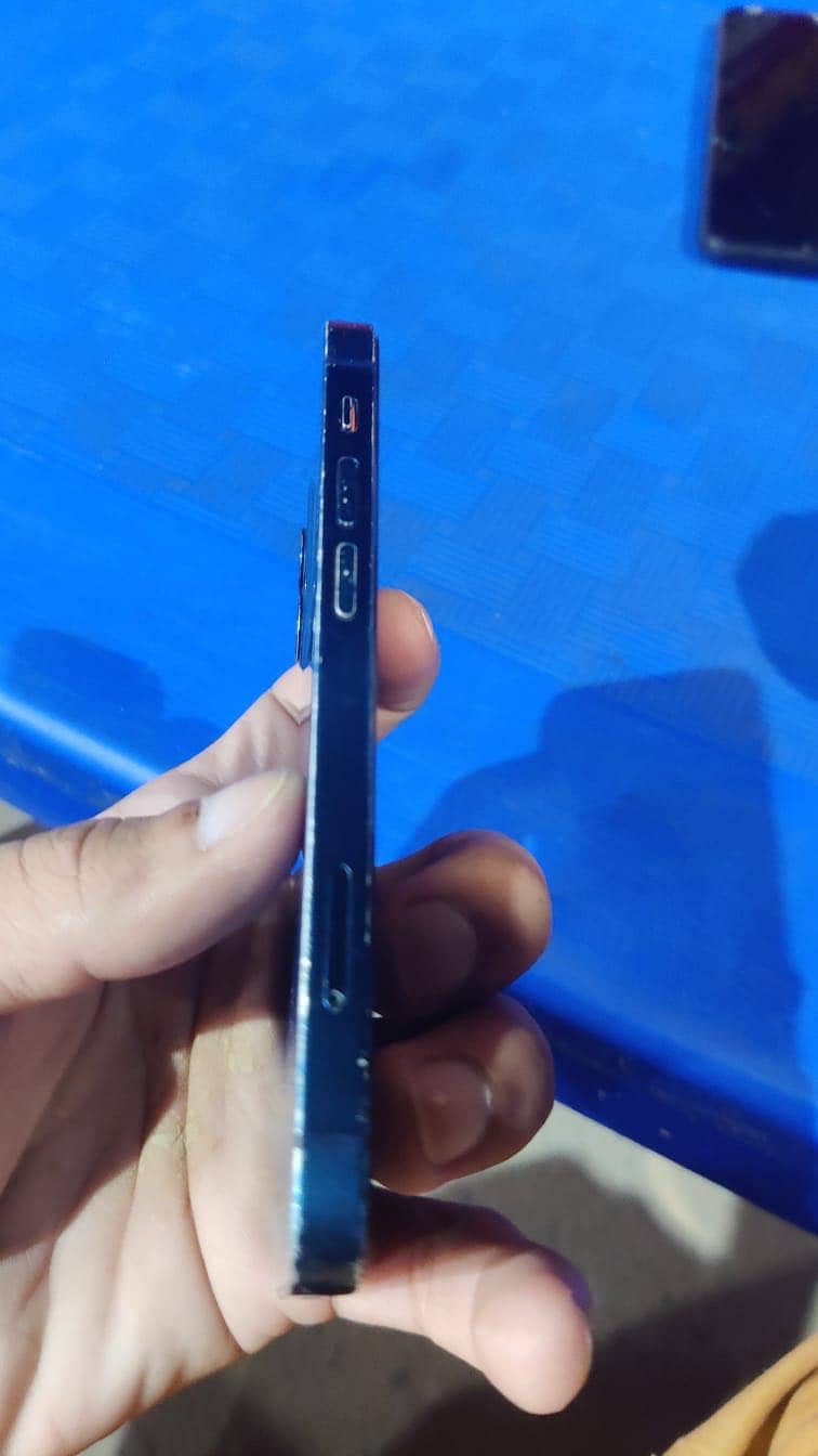 Apple iPhone 12 mini 1
