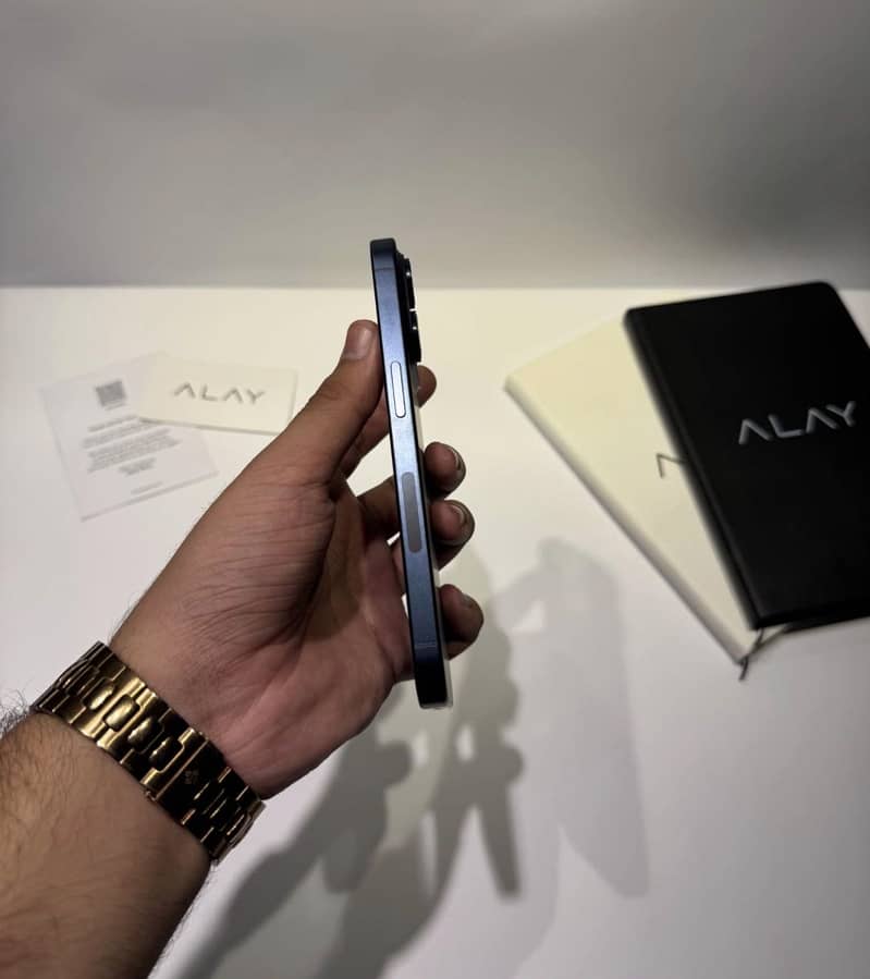 Apple iPhone 15 Pro 1