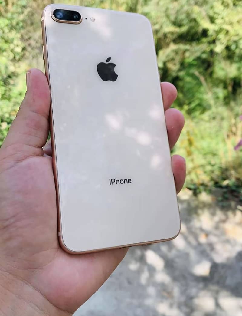 Apple iPhone 8 Plus 1