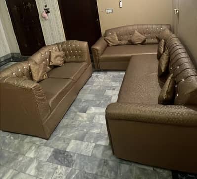 Premium Quality, gently used 7-seater sofa set