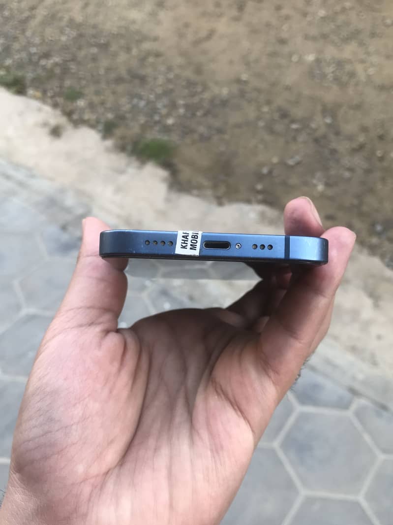 Apple iPhone 13 2