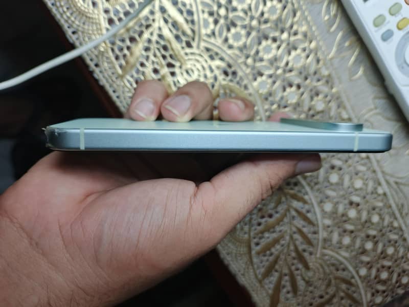 Google Pixel 9 4
