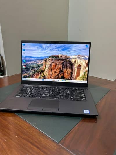 Laptop Dell Latitude 7400 Core i5 8th Gen 8GB 256GB SSD