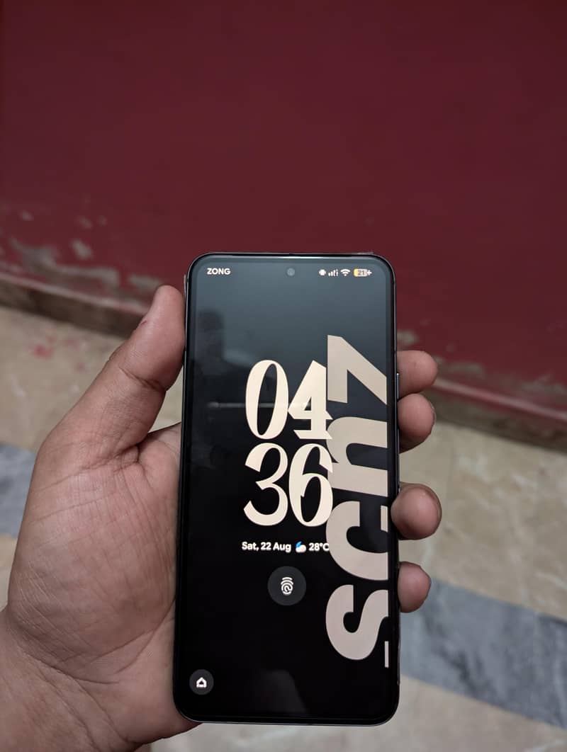 Google Pixel 8 4