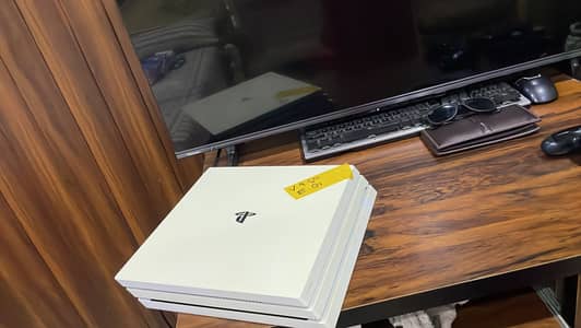 PlayStation 4 Pro White jailbreak 1tb