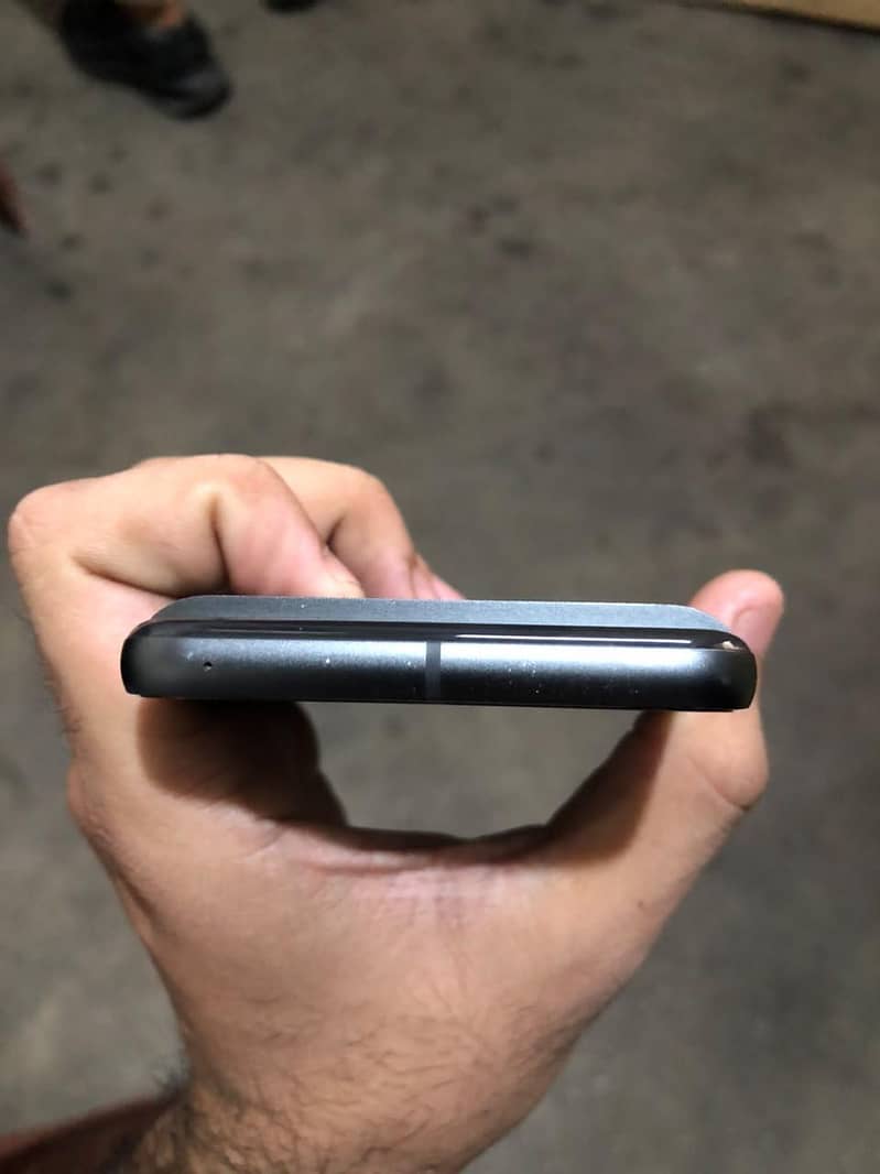 GOOGLE PIXEL 8 4