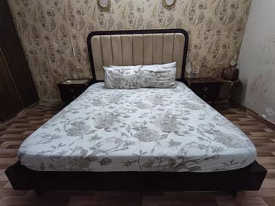 Bed set for sale with out mattress
