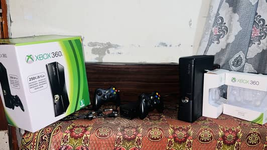 Xbox 360 Slim  Jailbreak | 75-85 Games | 2 Wireless Controllers