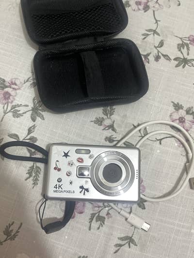 Digital Camera 10/10 Gen z Cool digi cam
