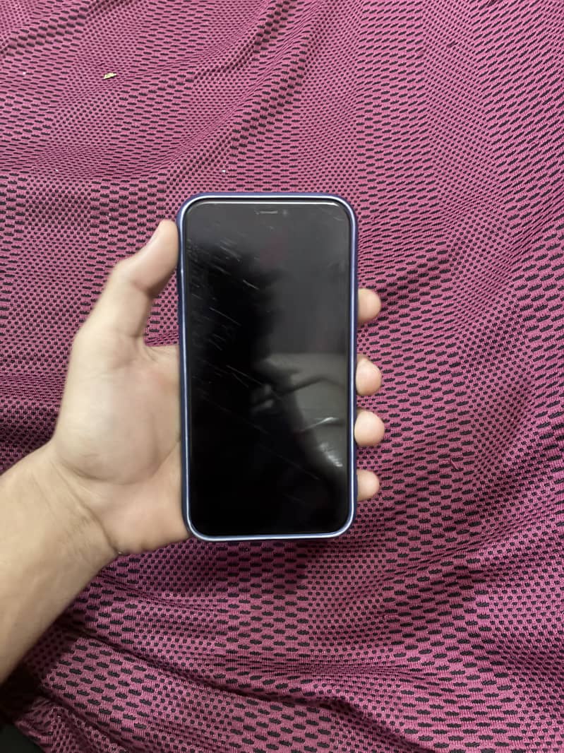 iPhone 11 3