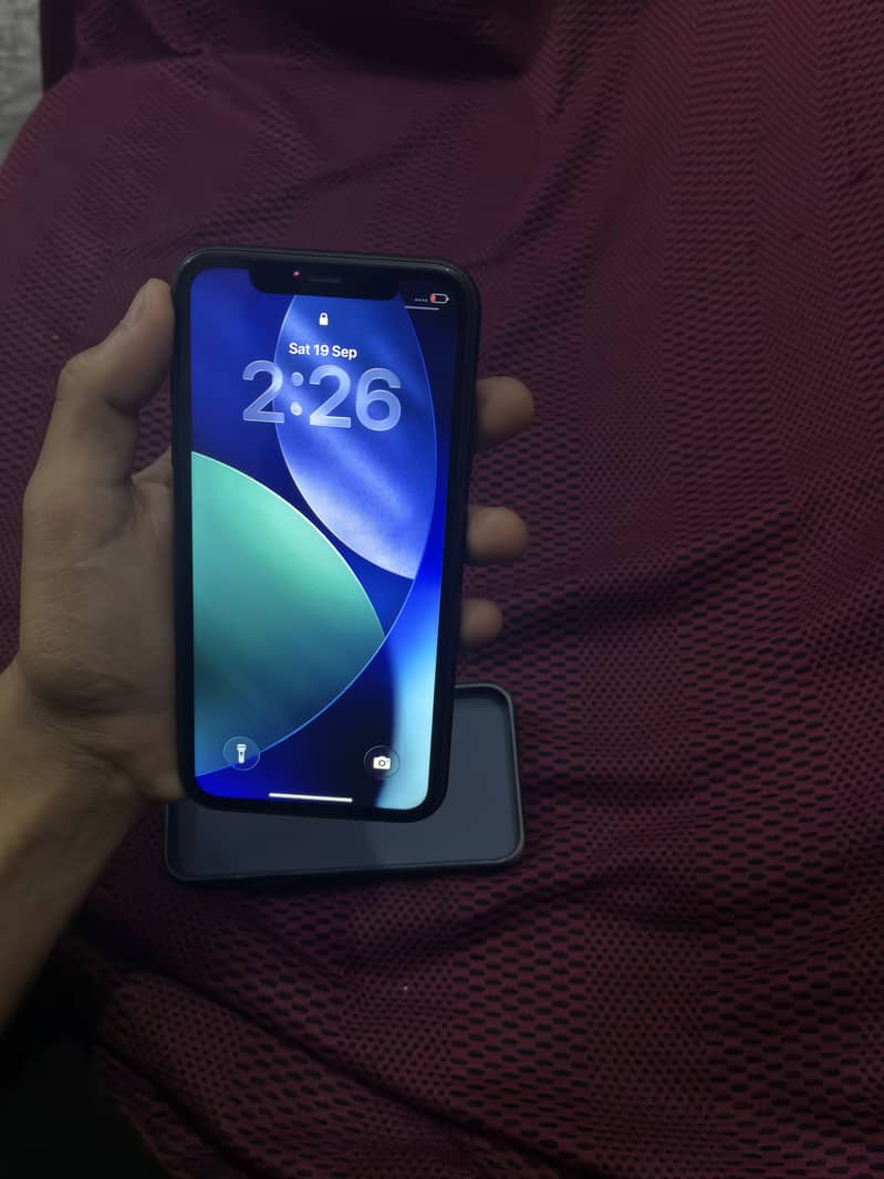 iPhone 11 4