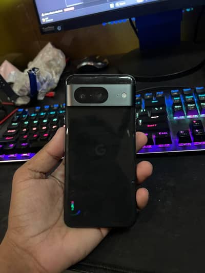 Google Pixel 8 water pack