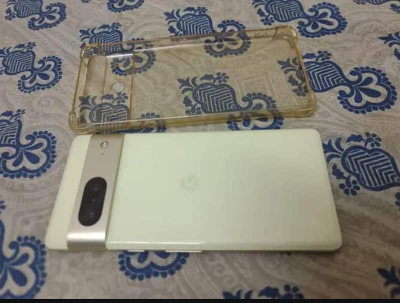 Google Pixel 7 4