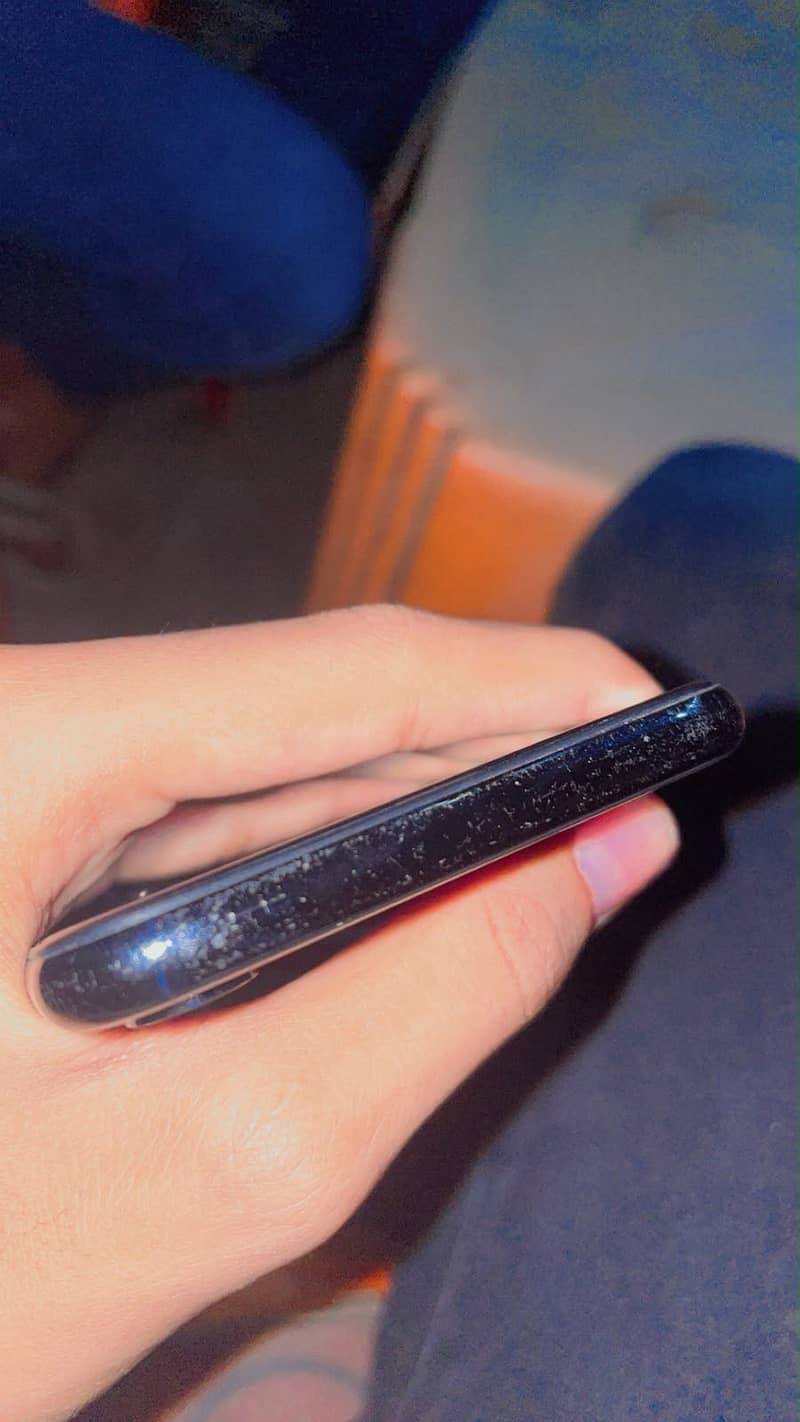 Apple iPhone X 4