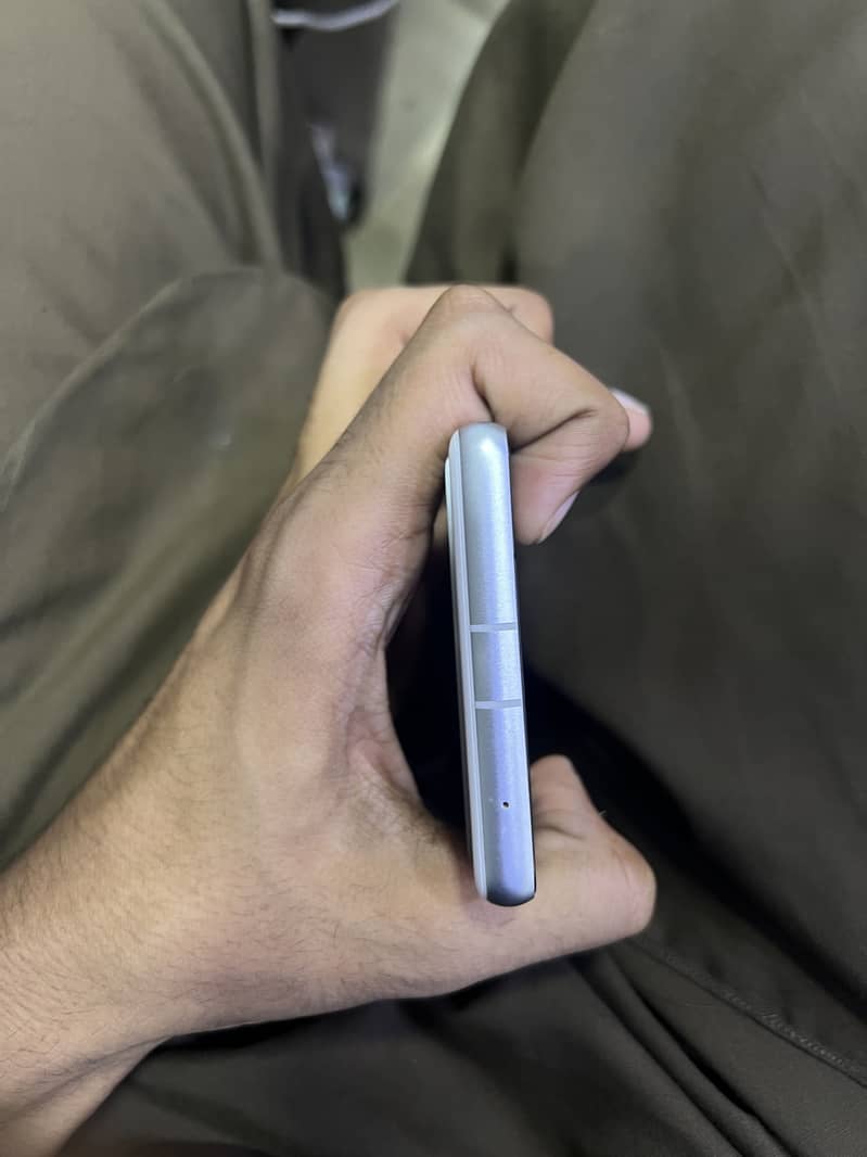 Google Pixel 7a 3