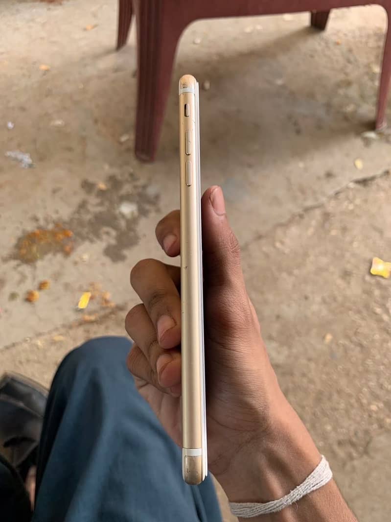 Apple iPhone 7 Plus 2