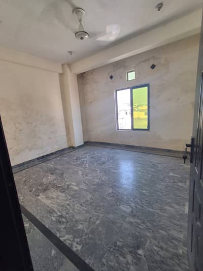 Single bed attached bath available for rent