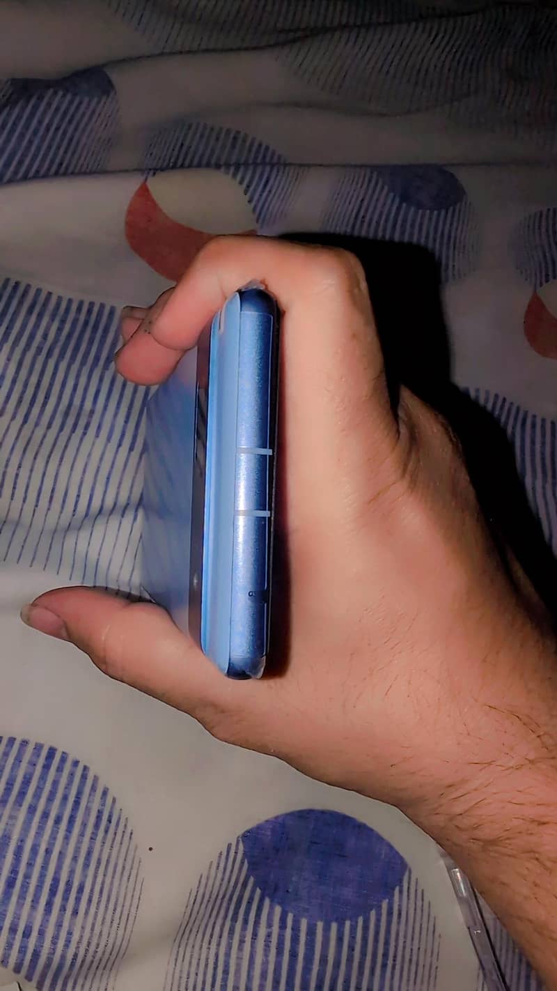 Google Pixel 7a 5