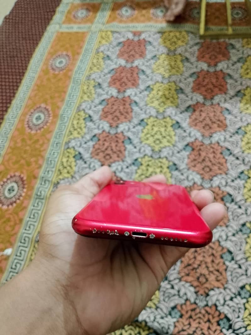 Apple iPhone 11 4