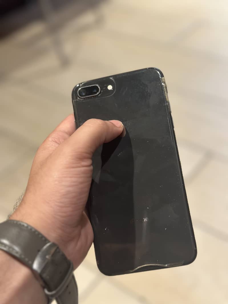Apple iPhone 8 Plus 2