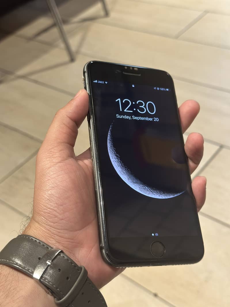 Apple iPhone 8 Plus 6