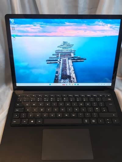 Microsoft Surface Laptop 3 core i5 10th gen 8gb 256gb
