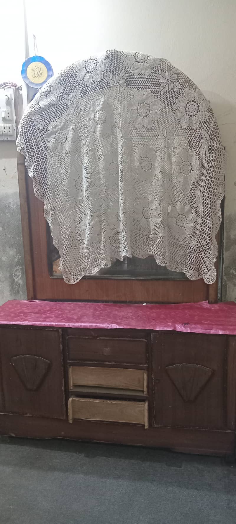 item/ dressing table 1
