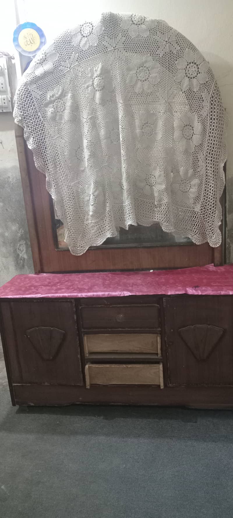 item/ dressing table 2