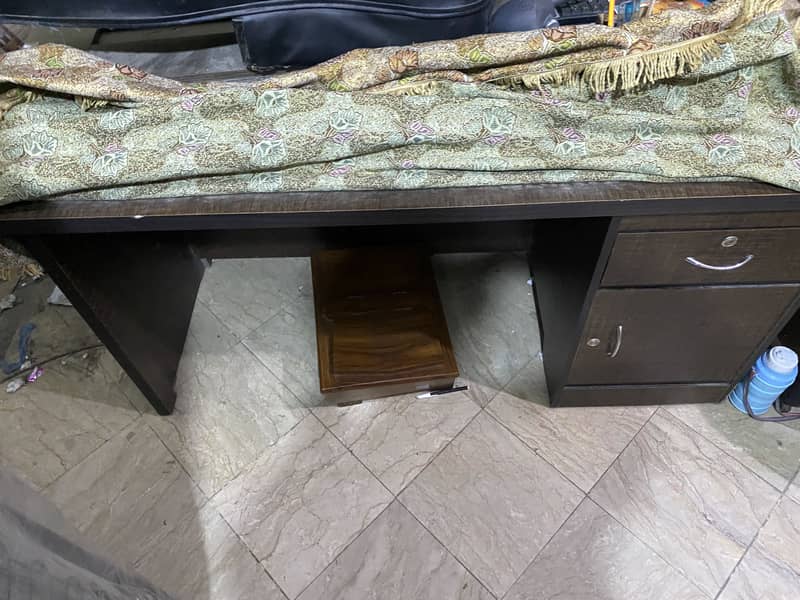 Office table 0