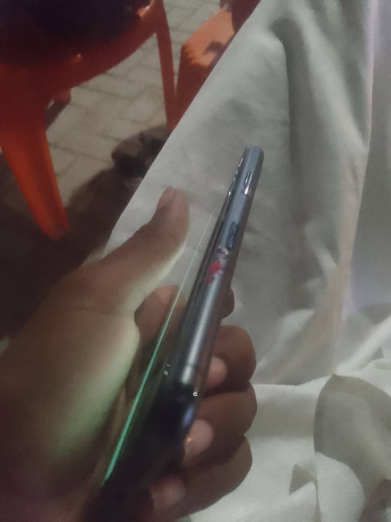 Apple iPhone 11 Pro 1