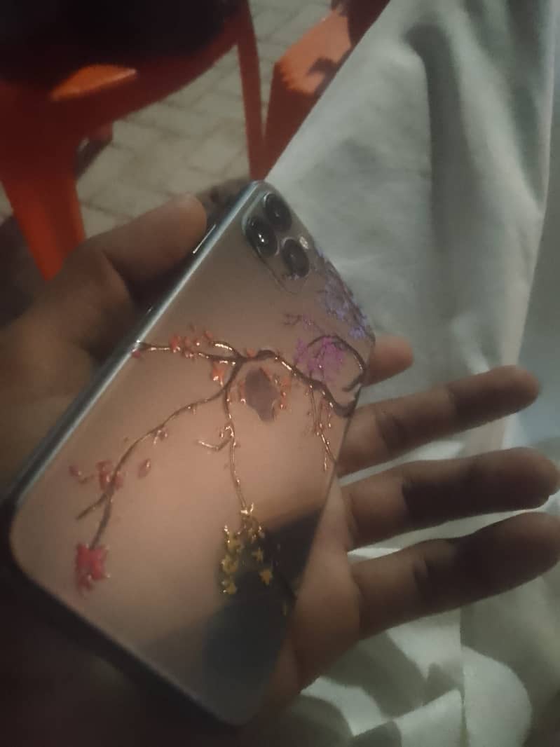 Apple iPhone 11 Pro 2
