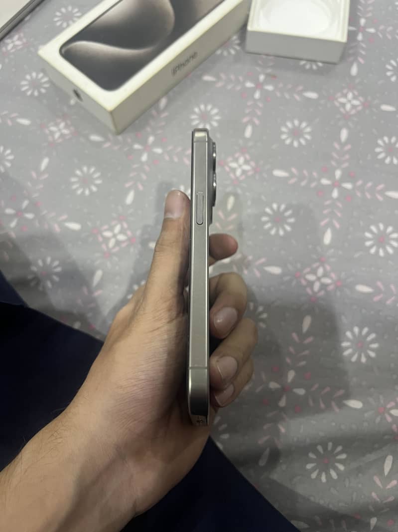 Apple iPhone 15 Pro 3