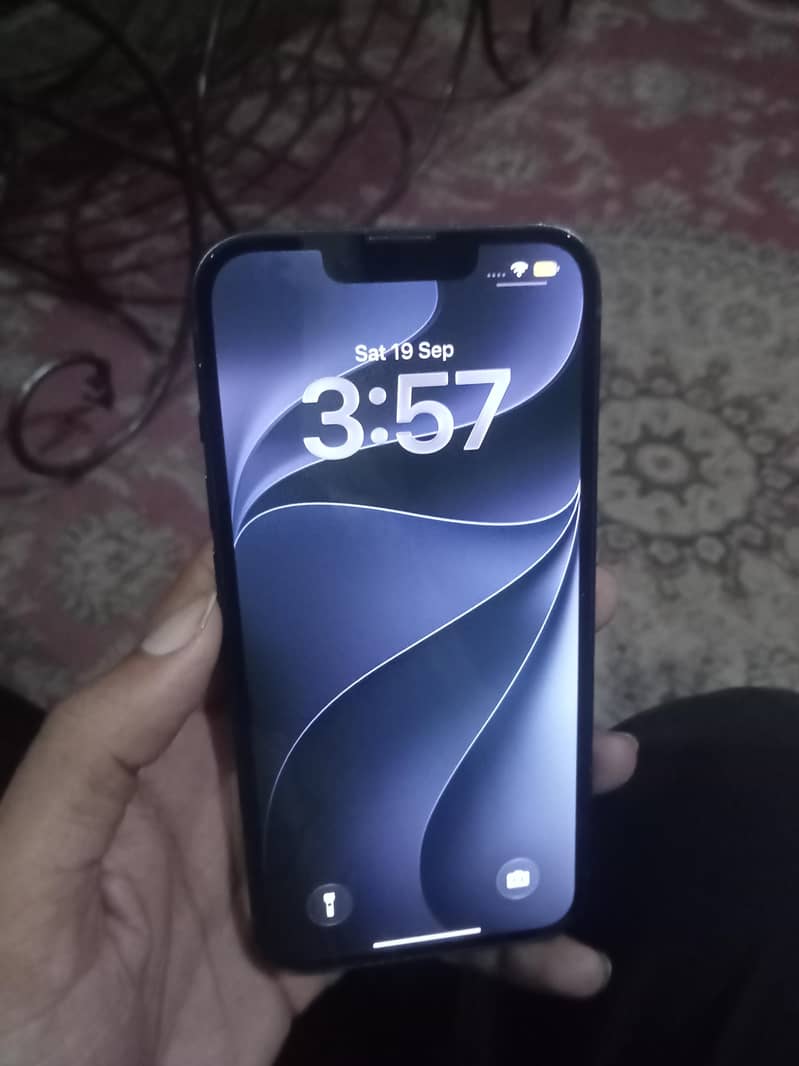Apple iPhone 13 1