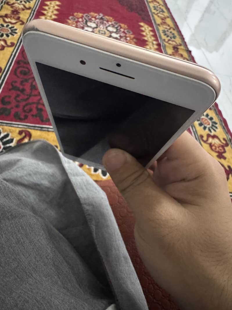 Apple iPhone 8 Plus 2