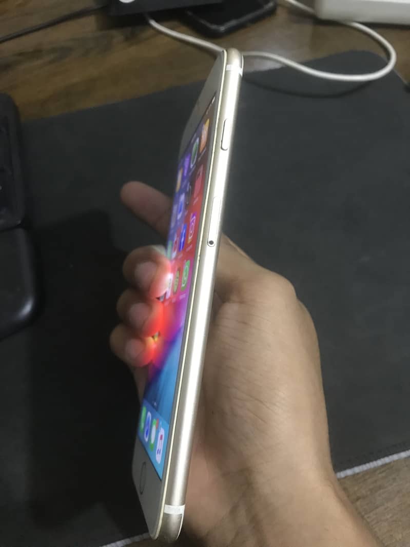 Apple iPhone 6 Plus 2