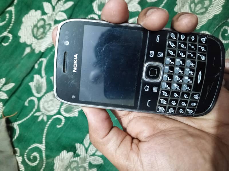 Nokia E6 4