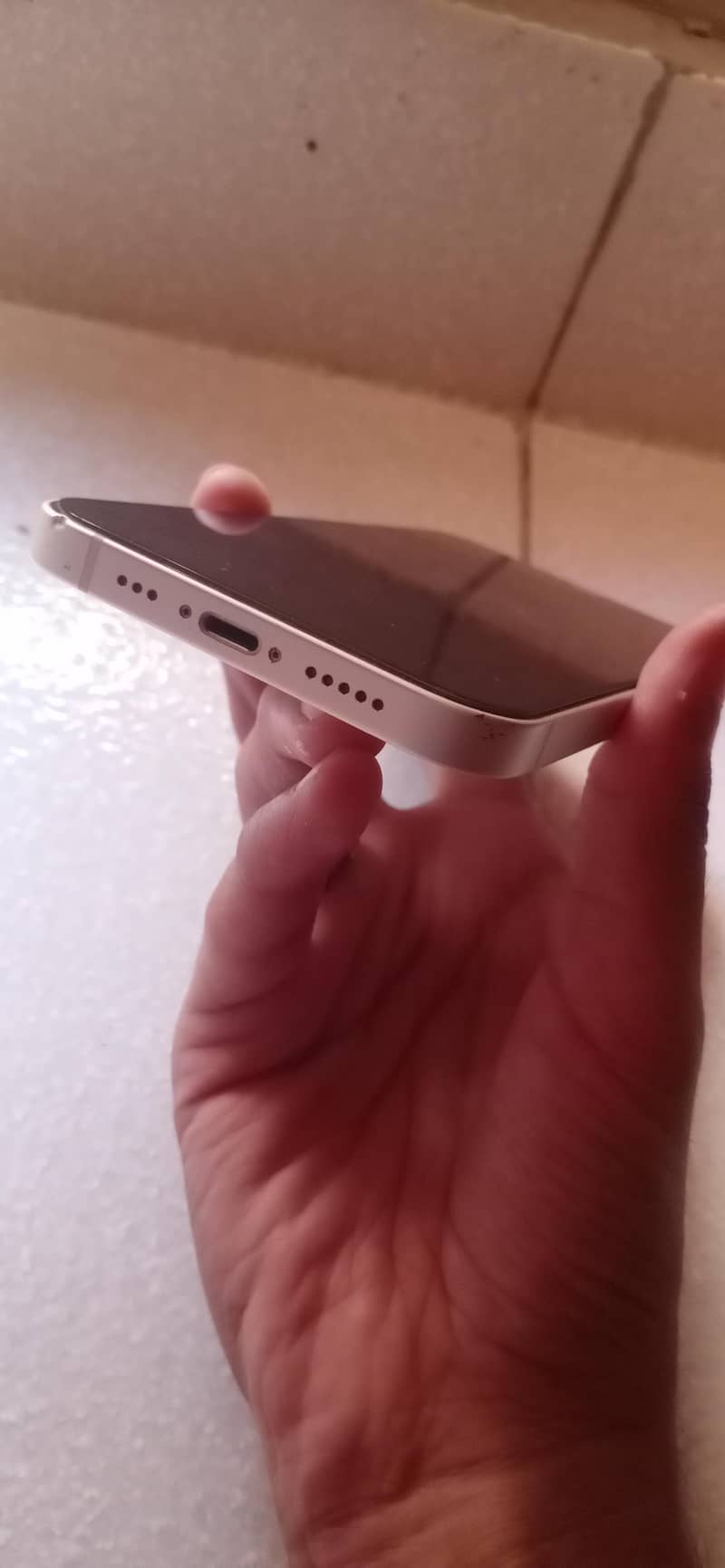 Apple iPhone 12 4