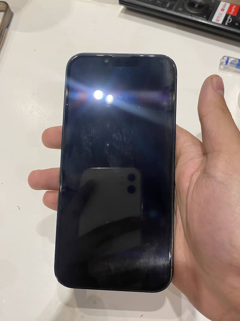 Apple iPhone 13 6