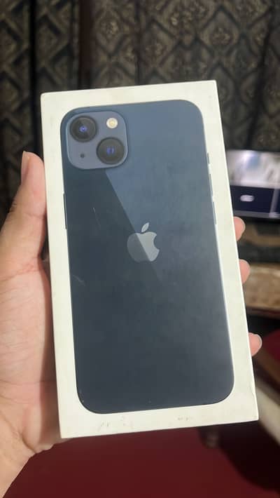 Apple iPhone 13