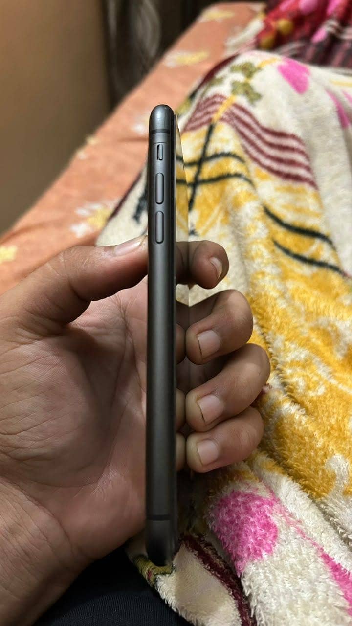 Apple iPhone 11 6