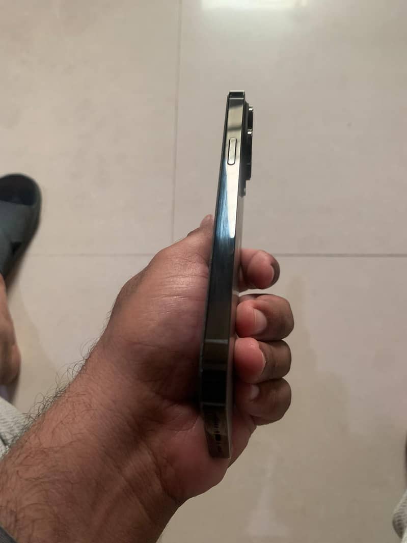 Apple iPhone 14 Pro Max 2