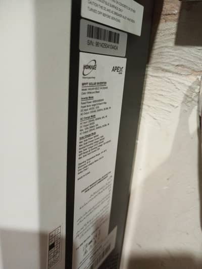 6kw Hybrid Inverter 10/10 condition with warranty card