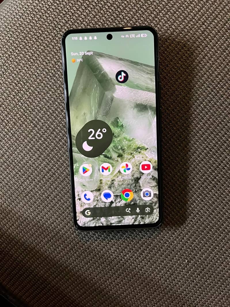 Google Pixel 8 5