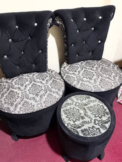 Chairs with coffee table