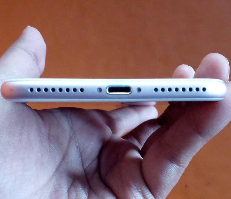 Apple iPhone 7 Plus 4