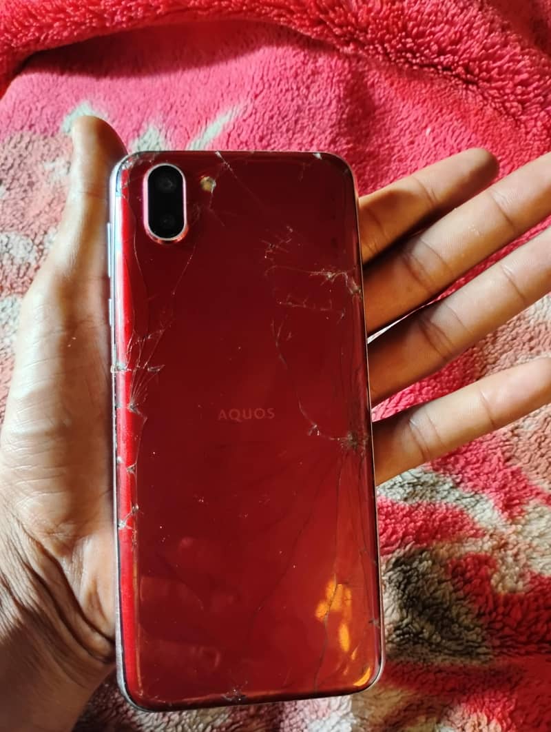 Sharp Aquos R2 1