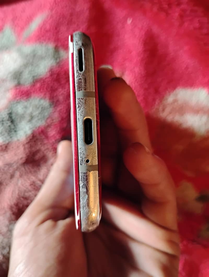Sharp Aquos R2 2